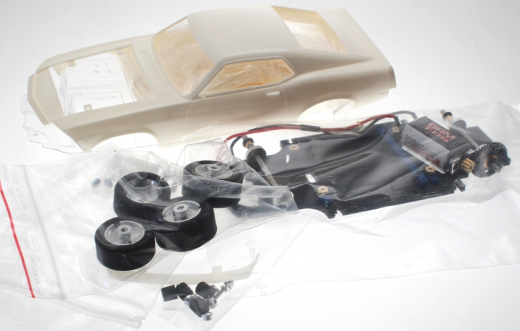BRM Fahrzeuge BRM078 Mustang White Kit in Rennausf�hrung mit Metall-Chassis