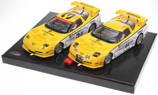 Revoslot Fahrzeuge RS0188 Chevrolet Corvette C5 Twin-Pack Team Set Special Edition Box m.2 Autos