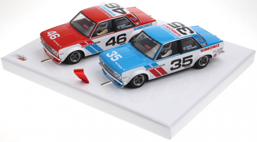 Revoslot Fahrzeuge RS0202 Datsun 510 Twin-Pack Team Set Special Edition Box m.2 Autos