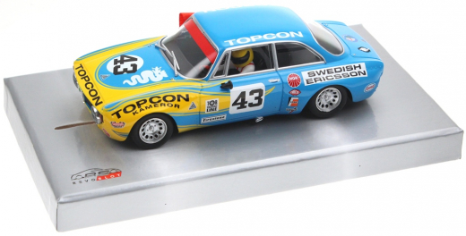 Revoslot Fahrzeuge RS0251 Alfa Giulia No. 43 in Rennversion mit Metall-Chassis
