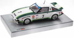 Revoslot Fahrzeuge RS0279 Mazda RX7 No. 7 (1979) in Rennversion mit Metall-Chassis